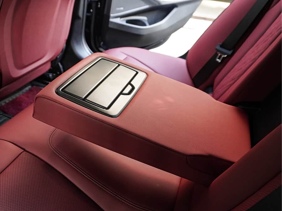 BMW 3 Series 2023 325i M Sport Night Package - zdjęcie 19