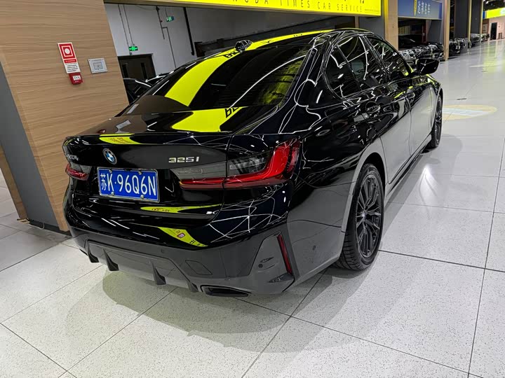 BMW 3 Series 2023 325i M Sport Night Package - zdjęcie 20