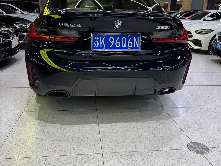 BMW 3 Series 2023 325i M Sport Night Package - zdjęcie 9