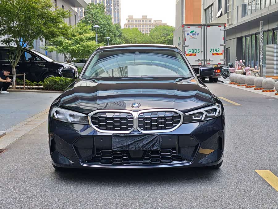 BMW 3 Series 2024 320Li M Sport - zdjęcie 2