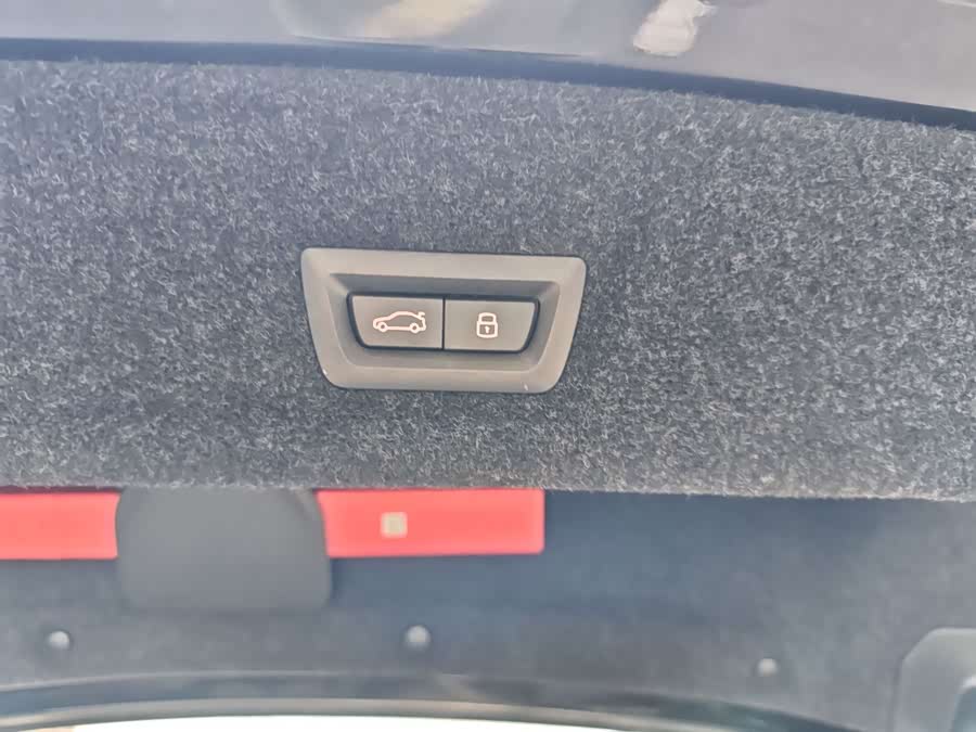 BMW 3 Series 2024 320Li M Sport - zdjęcie 13