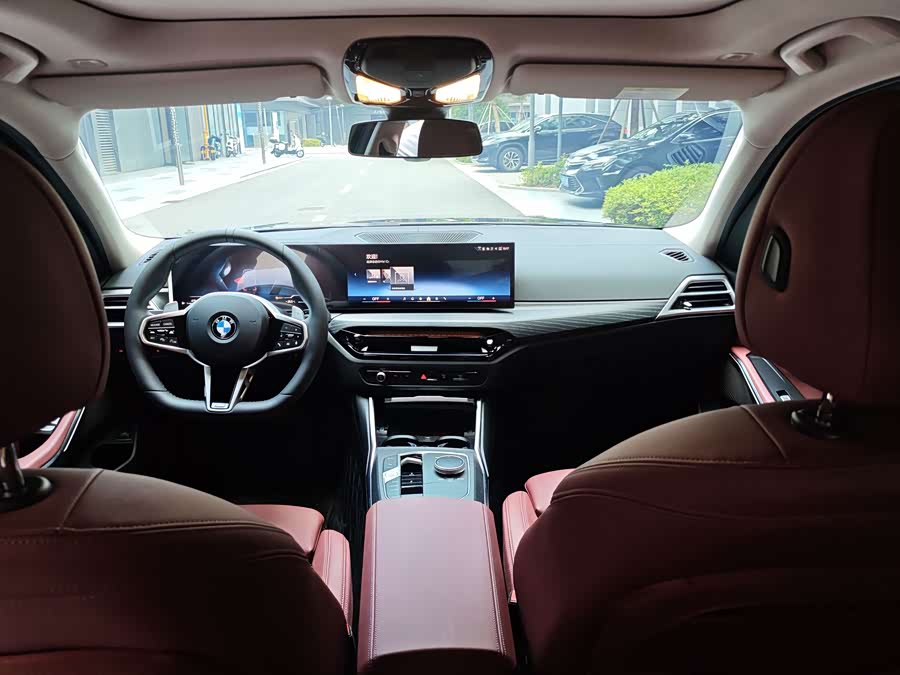 BMW 3 Series 2024 320Li M Sport - zdjęcie 4