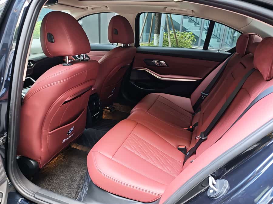 BMW 3 Series 2024 320Li M Sport - zdjęcie 10