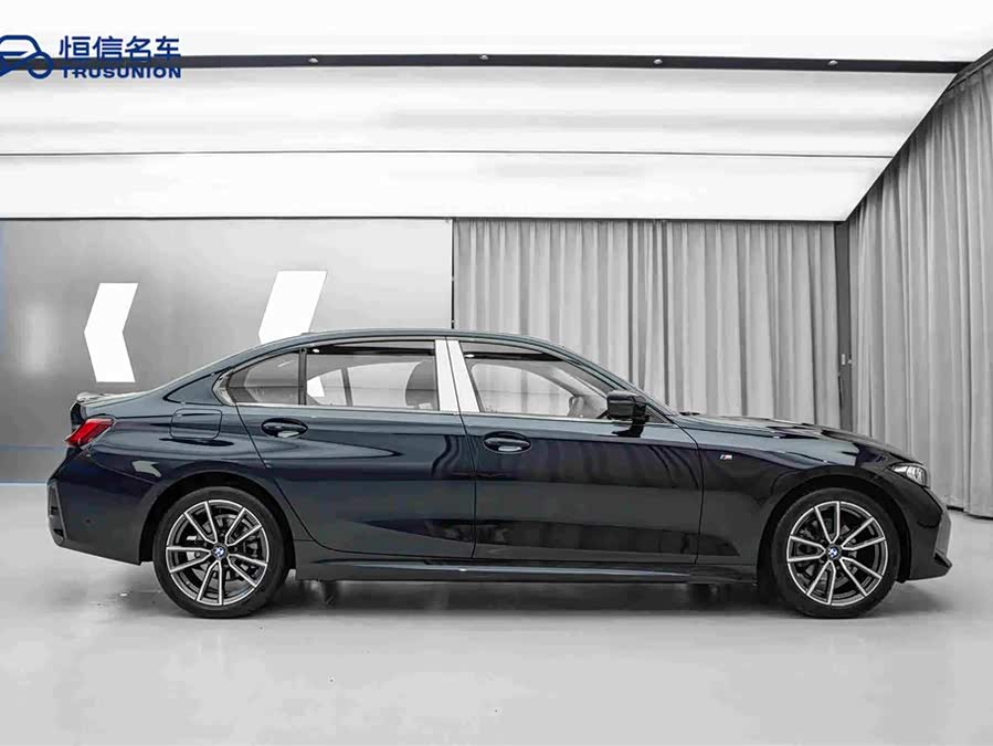 BMW 3 Series 2025 325Li M Sport Package - zdjęcie 4