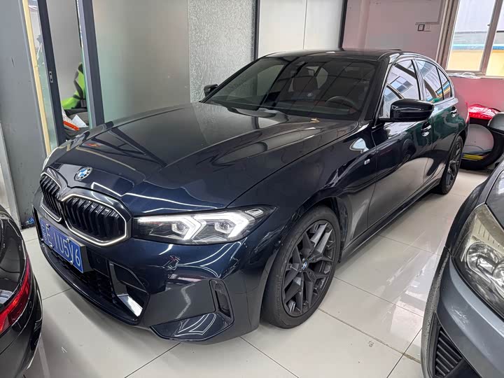 BMW 3 Series 2025 330i M Sport Night Package - zdjęcie 13