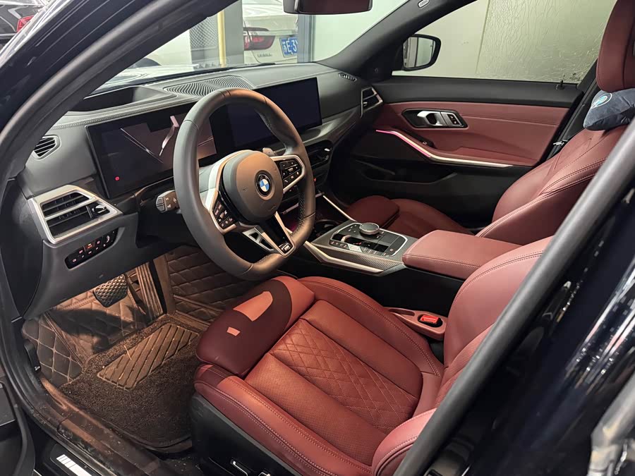 BMW 3 Series 2025 330i M Sport Night Package - zdjęcie 4