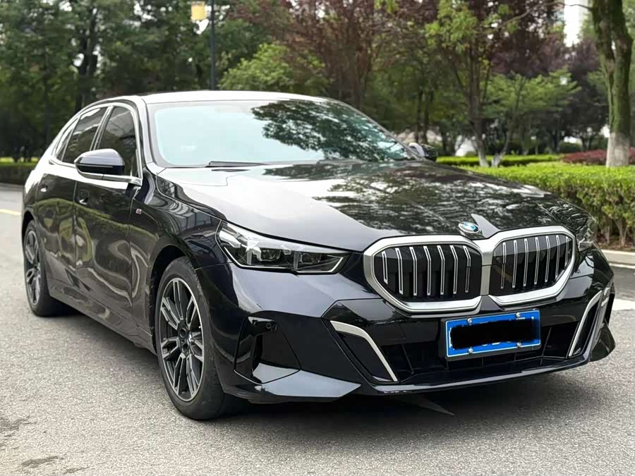 BMW 5 Series 2025 530Li Leading M Sport Package