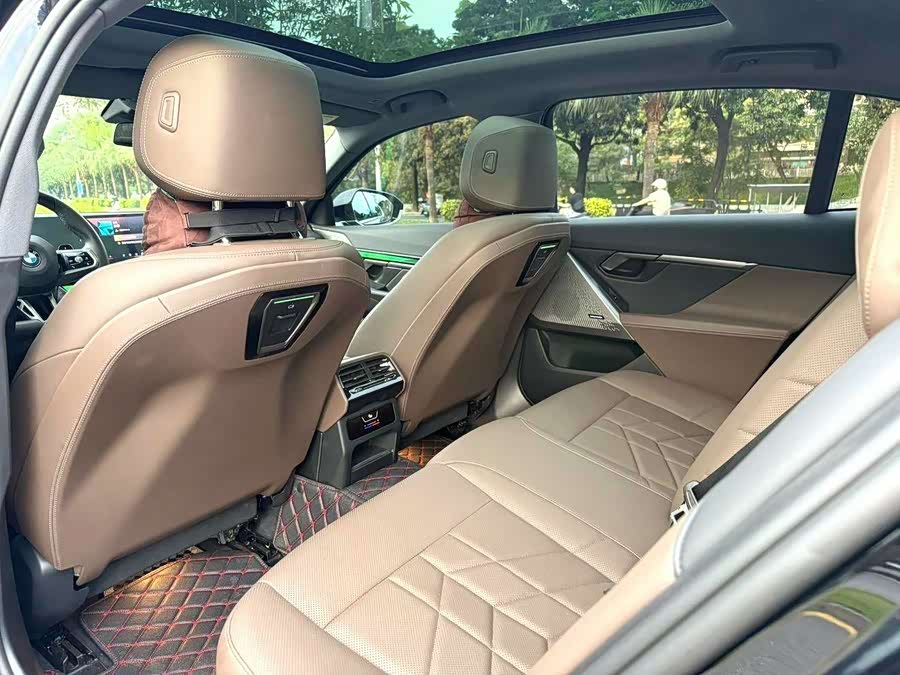 BMW 5 Series 2025 530Li Leading M Sport Package - zdjęcie 5