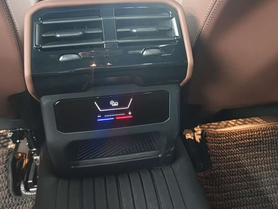 BMW 5 Series 2025 530Li Leading M Sport Package - zdjęcie 10
