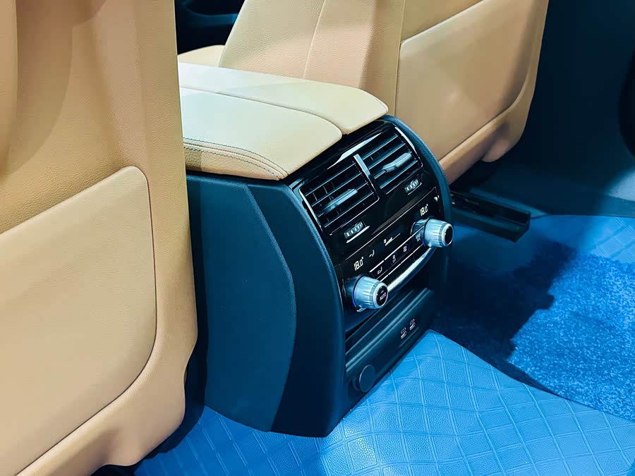 BMW 6 Series GT 2024 630i M Sport Ultimate Package - zdjęcie 17