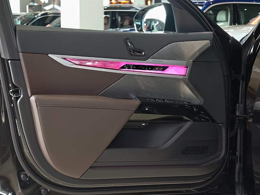 BMW 7 Series 2023 740Li Leading M Sport Package - zdjęcie 11
