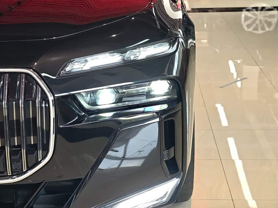 BMW 7 Series 2023 740Li Leading M Sport Package - zdjęcie 6