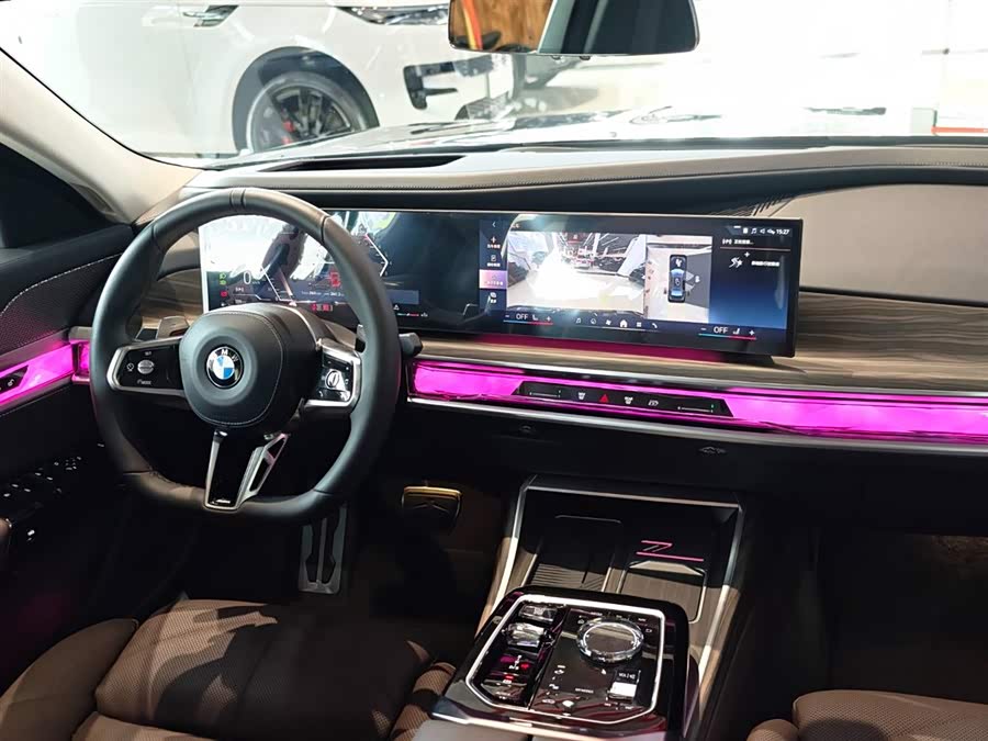 BMW 7 Series 2023 740Li Leading M Sport Package - zdjęcie 9