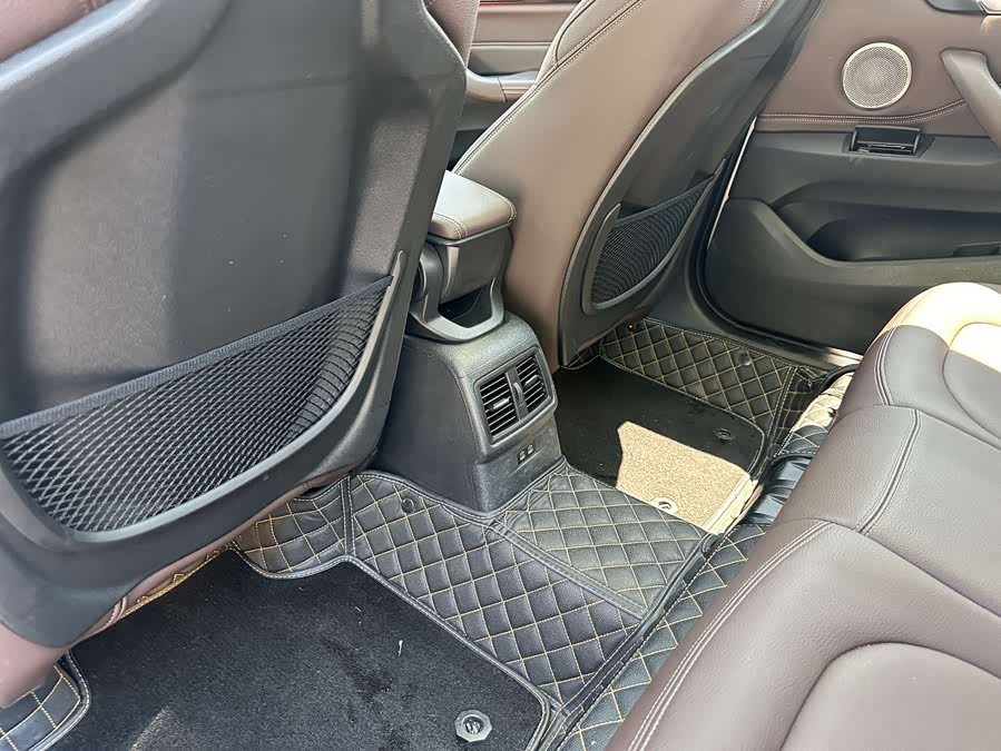 BMW X1 2022 sDrive20Li Luxury Edition - zdjęcie 12