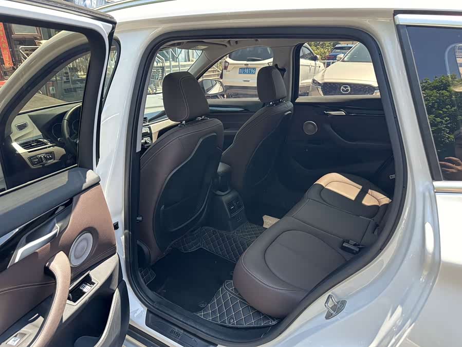 BMW X1 2022 sDrive20Li Luxury Edition - zdjęcie 13