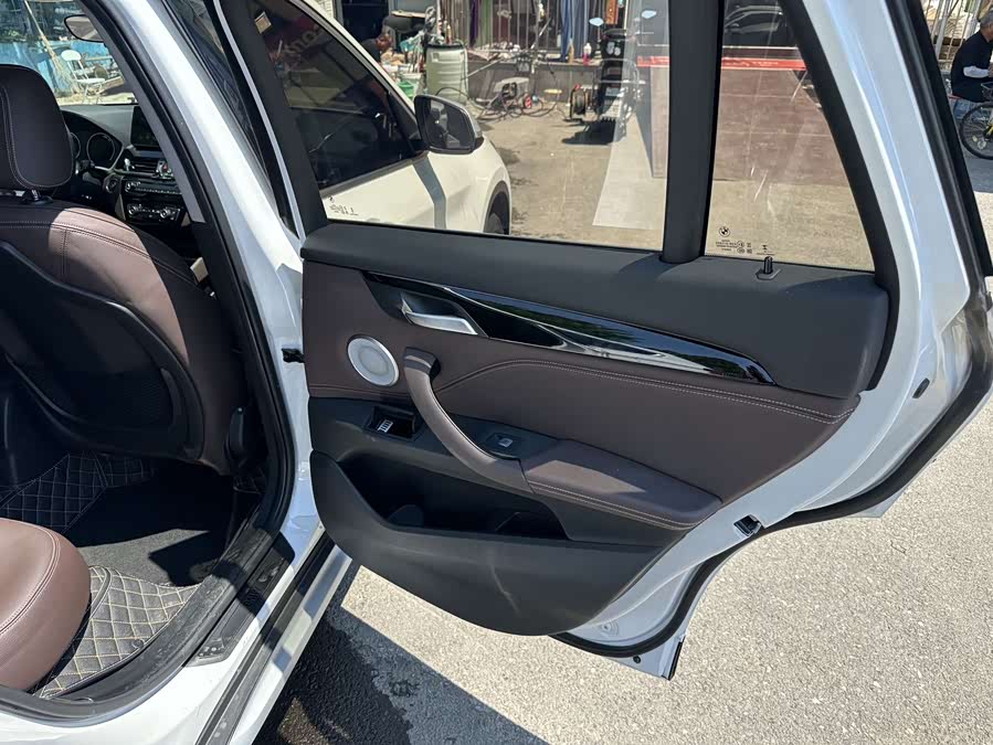 BMW X1 2022 sDrive20Li Luxury Edition - zdjęcie 15