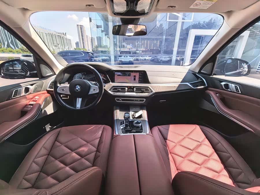 BMW X5 2022 xDrive 30Li Luxury M Sport Package - zdjęcie 17