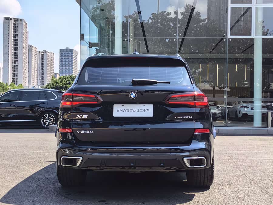 BMW X5 2022 xDrive 30Li Luxury M Sport Package - zdjęcie 7