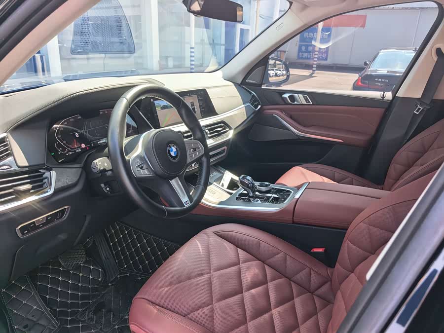 BMW X5 2022 xDrive 30Li Luxury M Sport Package - zdjęcie 10