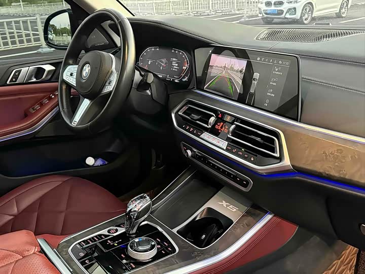 BMW X5 2022 xDrive 30Li M Sport - zdjęcie 18