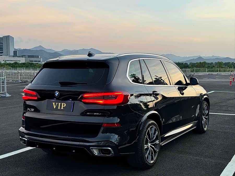 BMW X5 2022 xDrive 30Li M Sport - zdjęcie 9