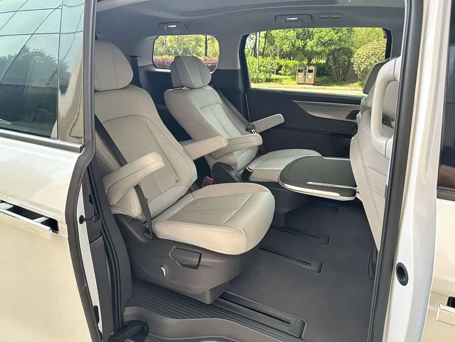 Buick GL8 2025 Luxury Intelligent - zdjęcie 10