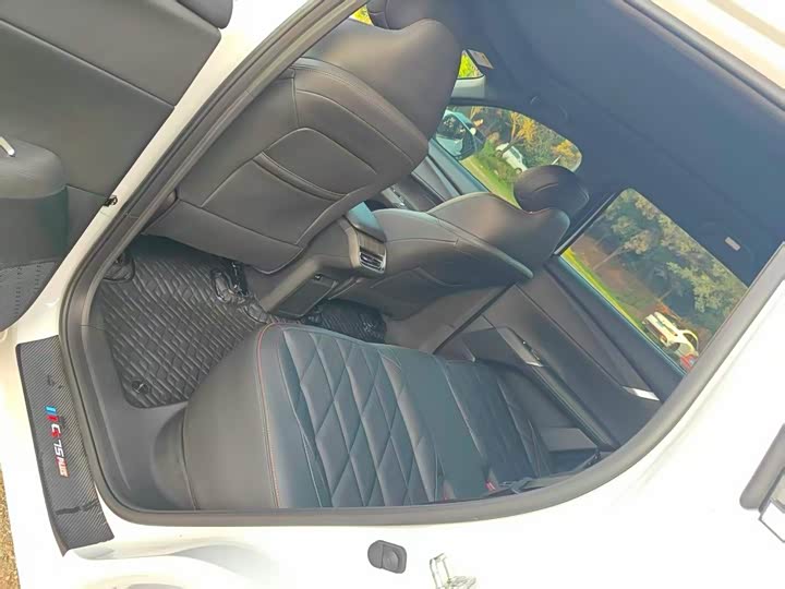 Changan CS75 PLUS 2026 Smart Champion Edition 1.5T New Blue Whale Smart Leading Type - zdjęcie 18