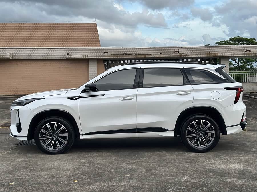 Changan CS75PLUS 2023 3rd Gen 1.5T Auto Premium - zdjęcie 8