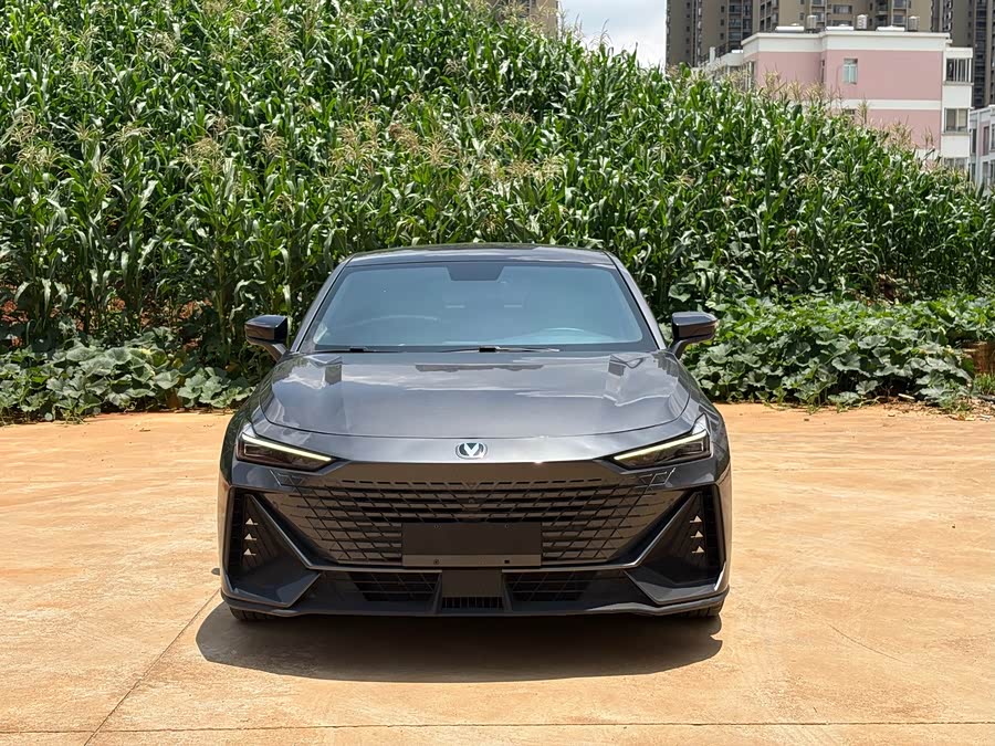 Changan UNI-V 2022 1.5T Premium - zdjęcie 2