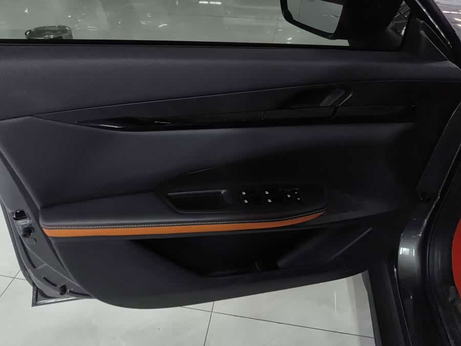 Changan UNI-V 2023 1.5T Premium - zdjęcie 14