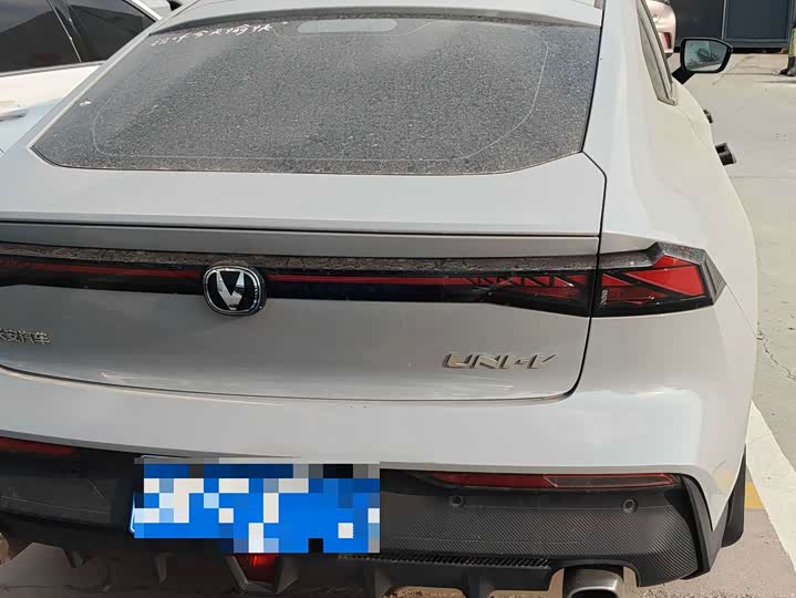 Changan UNI-V 2023 1.5T Premium - zdjęcie 17