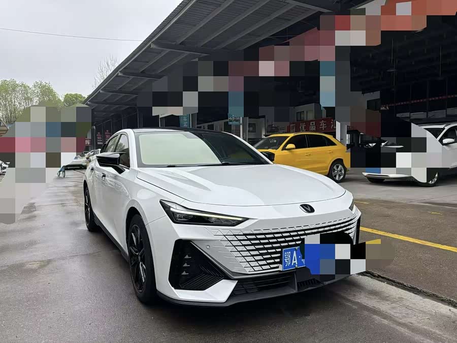Changan UNI-V 2023 1.5T Premium - zdjęcie 3