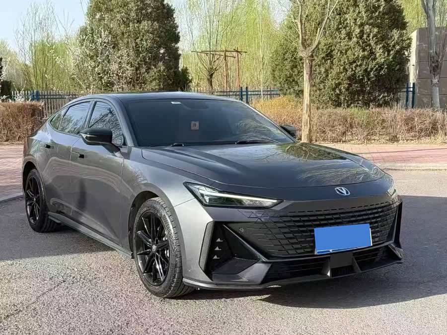 Changan UNI-V 2023 1.5T Premium - zdjęcie 3