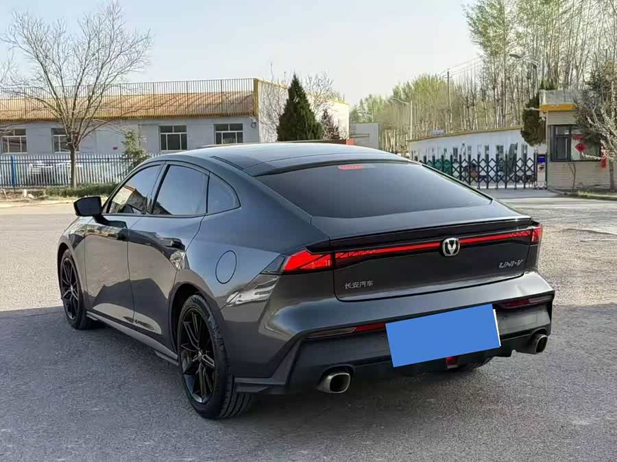 Changan UNI-V 2023 1.5T Premium - zdjęcie 4