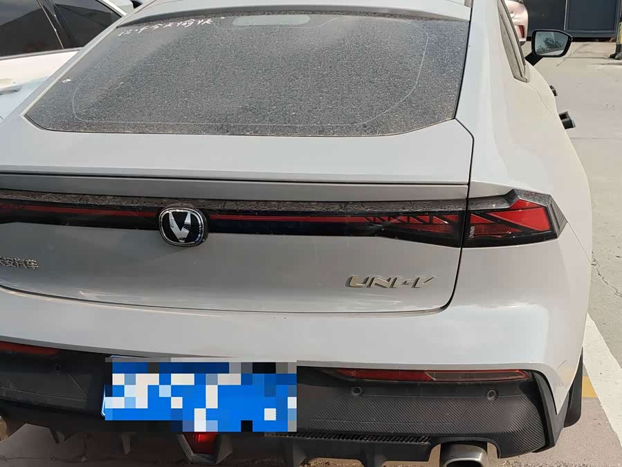 Changan UNI-V 2023 1.5T Premium - zdjęcie 8