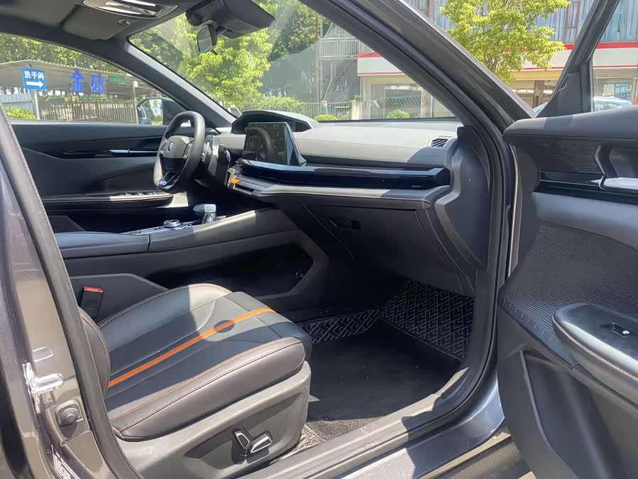 Changan UNI-V 2023 1.5T Sport - zdjęcie 11