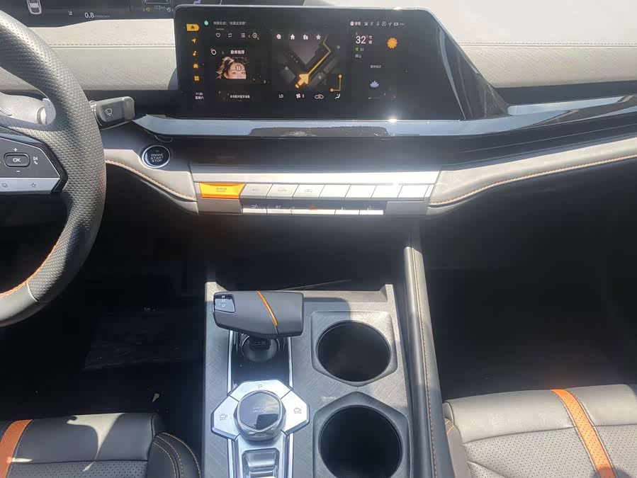Changan UNI-V 2023 1.5T Sport - zdjęcie 14