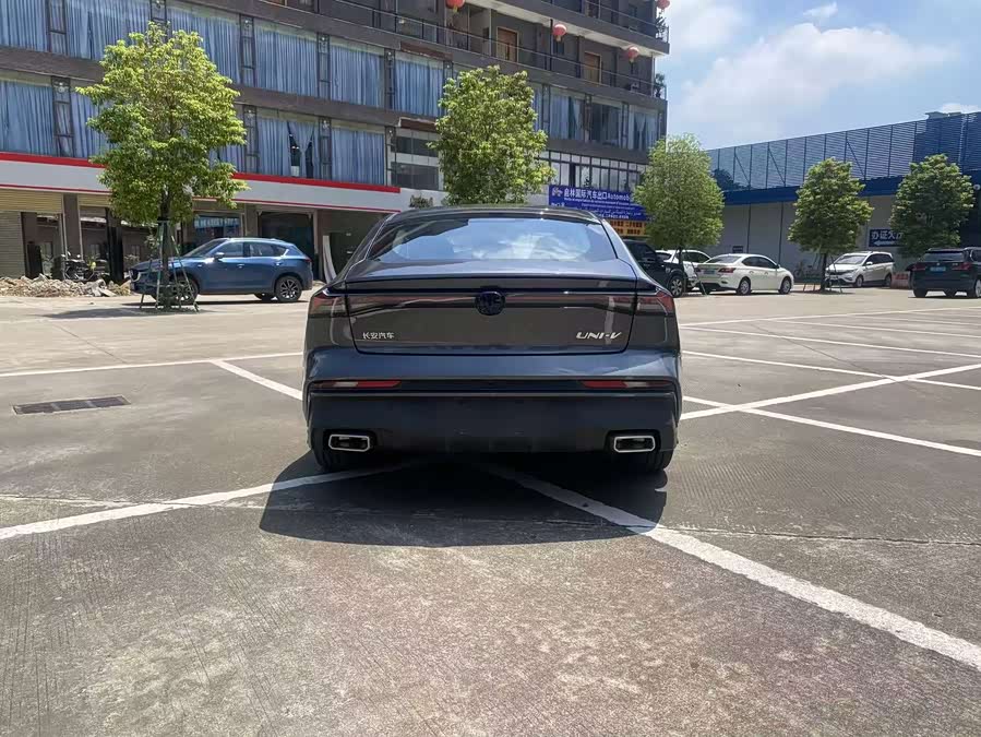Changan UNI-V 2023 1.5T Sport - zdjęcie 6