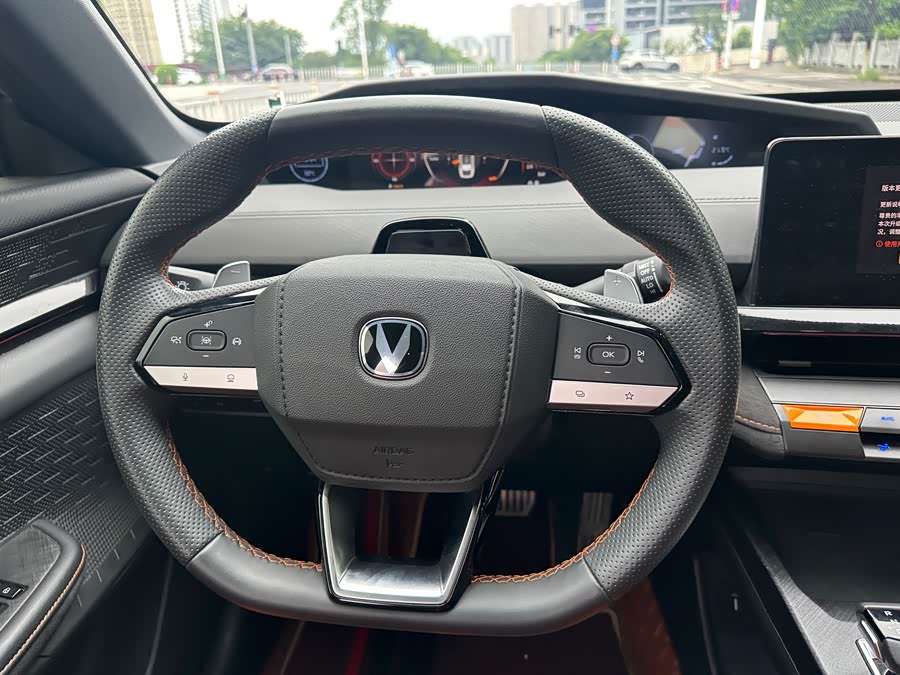 Changan UNI-V 2024 1.5T Premium Sports Edition - zdjęcie 11