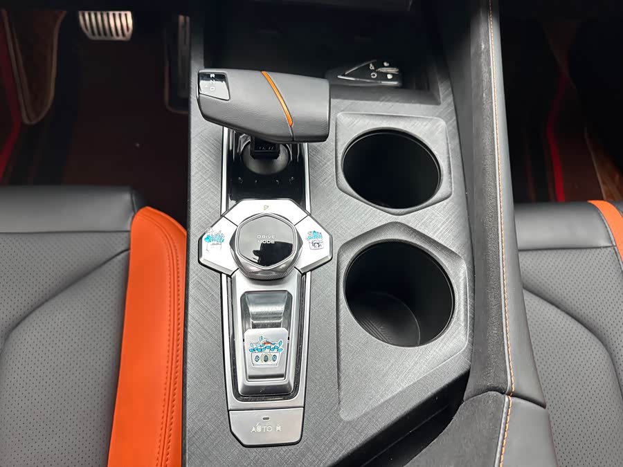 Changan UNI-V 2024 1.5T Premium Sports Edition - zdjęcie 12