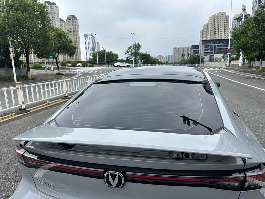 Changan UNI-V 2024 1.5T Premium Sports Edition - zdjęcie 17