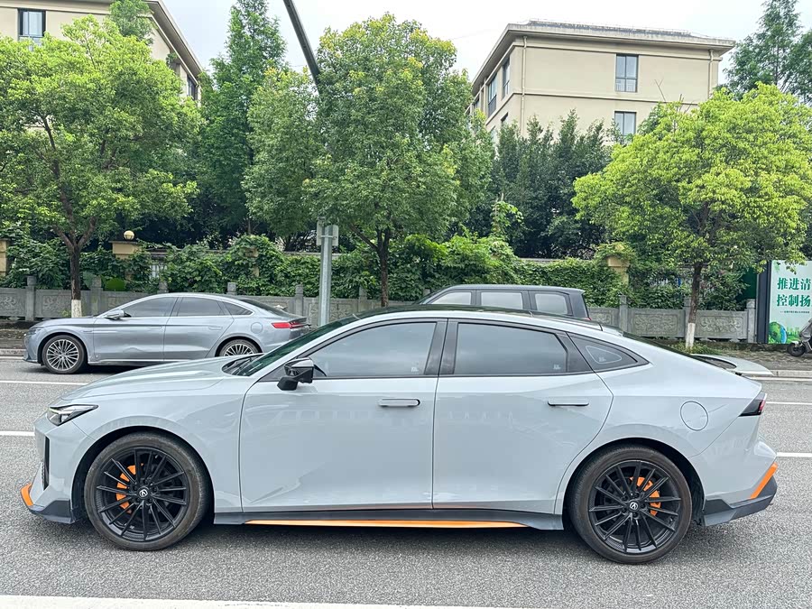 Changan UNI-V 2024 1.5T Premium Sports Edition - zdjęcie 3