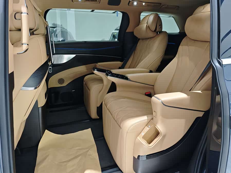 D9 2025 DM-i Intelligent Driving 1020 4WD Flagship - zdjęcie 11