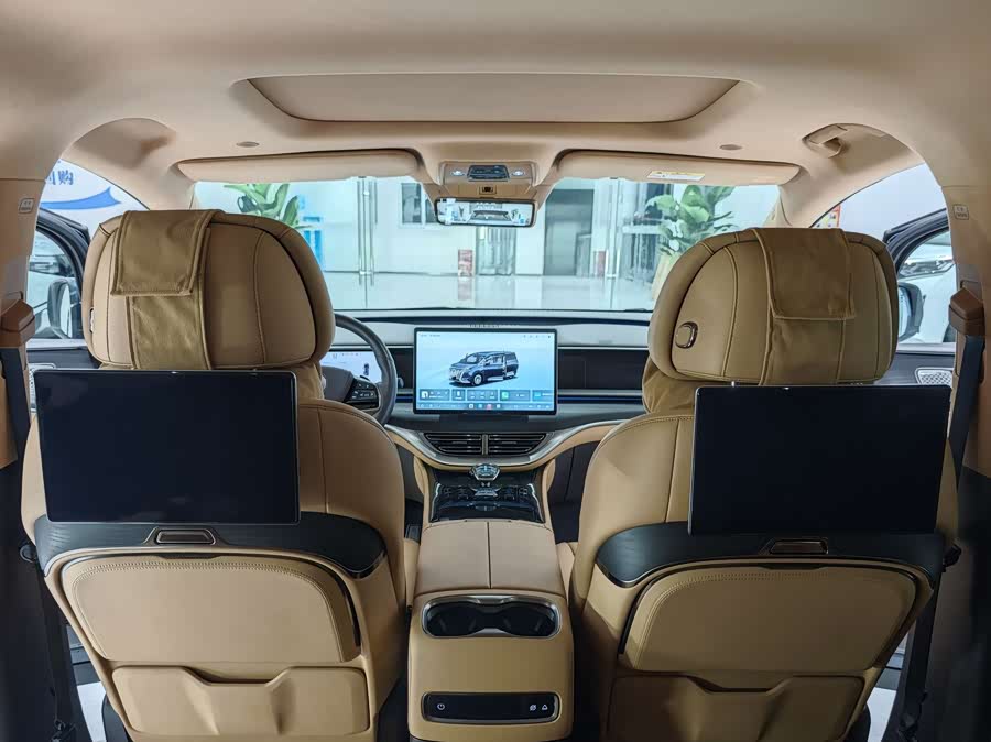 D9 2025 DM-i Intelligent Driving 1020 4WD Flagship - zdjęcie 12