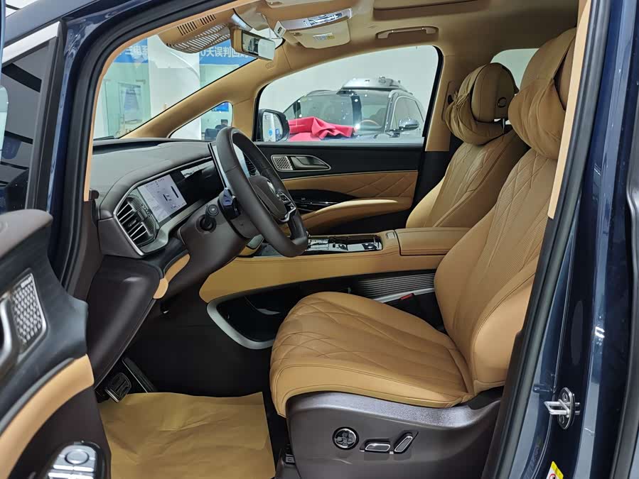 D9 2025 DM-i Intelligent Driving 1020 4WD Flagship - zdjęcie 5