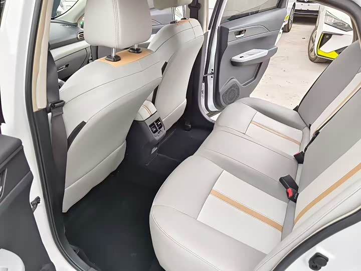 Dongfeng Fengshen E70 2023 PRO Yizhi Long Range - zdjęcie 15