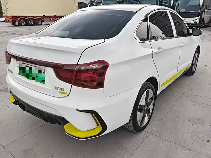 Dongfeng Fengshen E70 2023 PRO Yizhi Long Range - zdjęcie 16