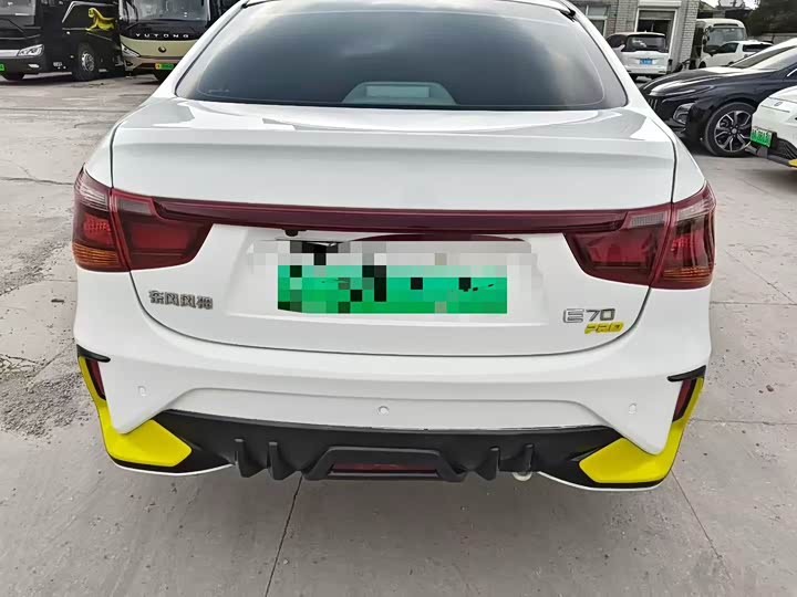 Dongfeng Fengshen E70 2023 PRO Yizhi Long Range - zdjęcie 17