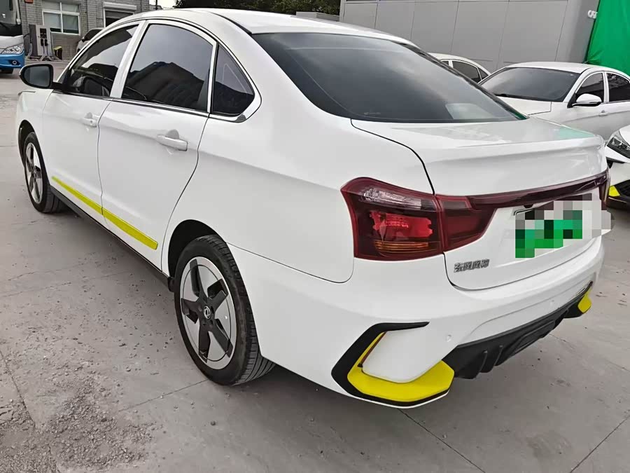 Dongfeng Fengshen E70 2023 PRO Yizhi Long Range - zdjęcie 9
