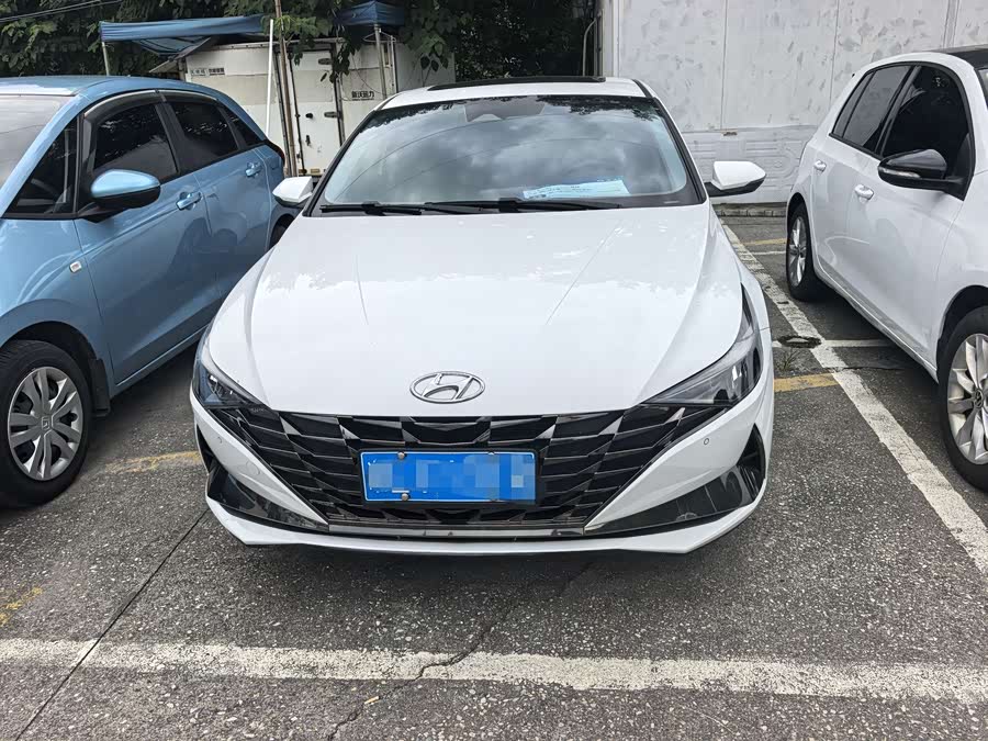 Elantra 2022 1.5L CVT LUX Premium Edition - zdjęcie 2